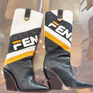 Fendi Mania Logo Boots 40.5